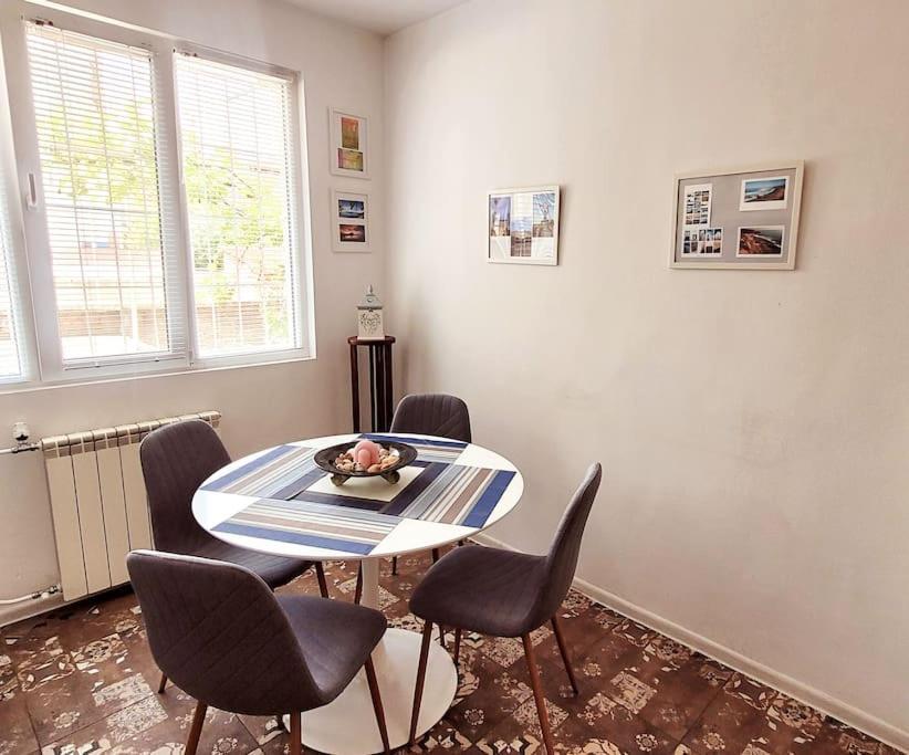 Plovdiv Top Center 2 Bdrm Apartment, 5Min From Central Square & Garden, Free Parking 외부 사진